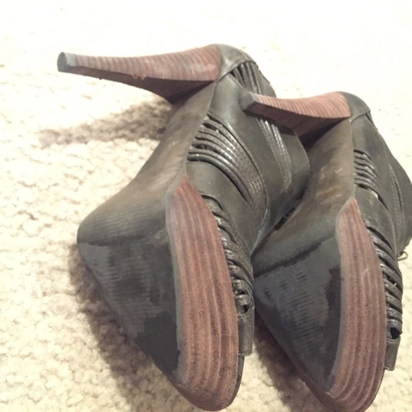 Military Green Platform Heels from Aldo - Picture 4 of 4